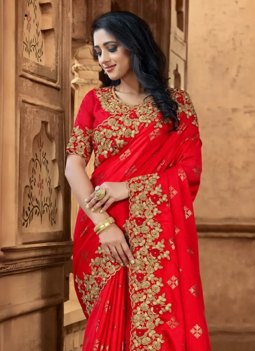 ইন্ডিয়ান বিচিত্রা সিল্কের প্রিমিয়াম এমব্রয়ডারি করা শাড়ি - Image 2