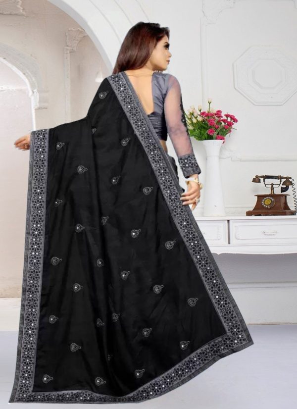 ইন্ডিয়ান সফট জর্জেট এমব্রয়ডারি করা শাড়ি
