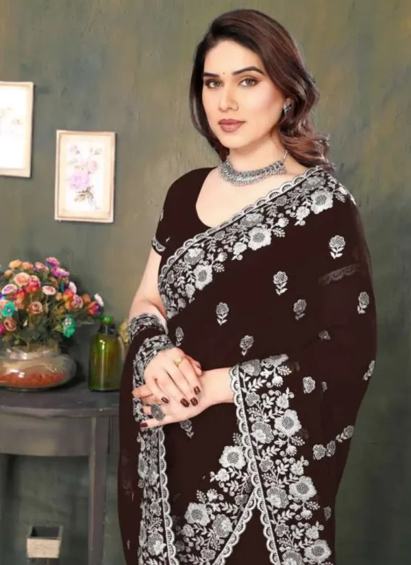 ইন্ডিয়ান প্রিমিয়াম জর্জেট এমব্রয়ডারি এবং এক্সক্লুসিভ স্টোন করা শাড়ি